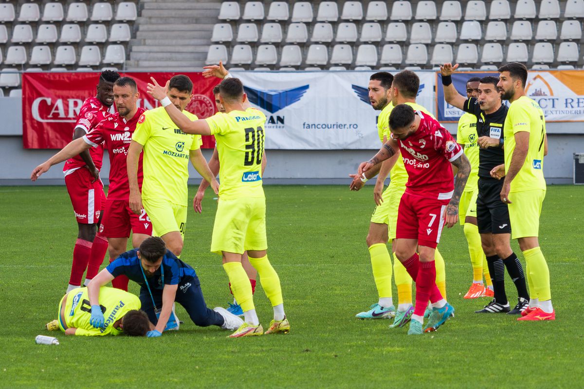 Luca Mihai, accidentare în Dinamo - Poli Iași 1-0
