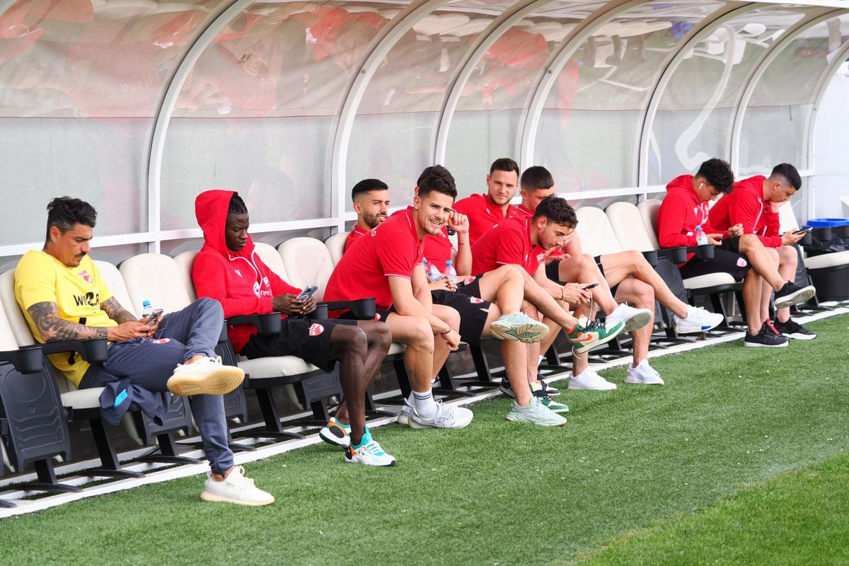 Revenirea „Pitbull-ului”, izbucnirea lui Caparco și ultrașii „falși”: „Din cauza voastră arde cămașa pe noi!” » 10 informații de pe stadion, înainte de Dinamo - Poli Iași