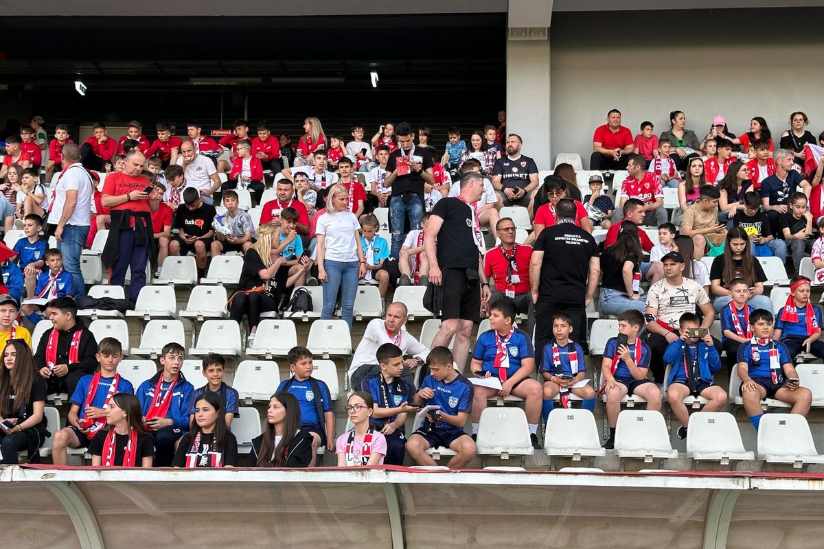 PCH Junior, la Dinamo - Poli Iași