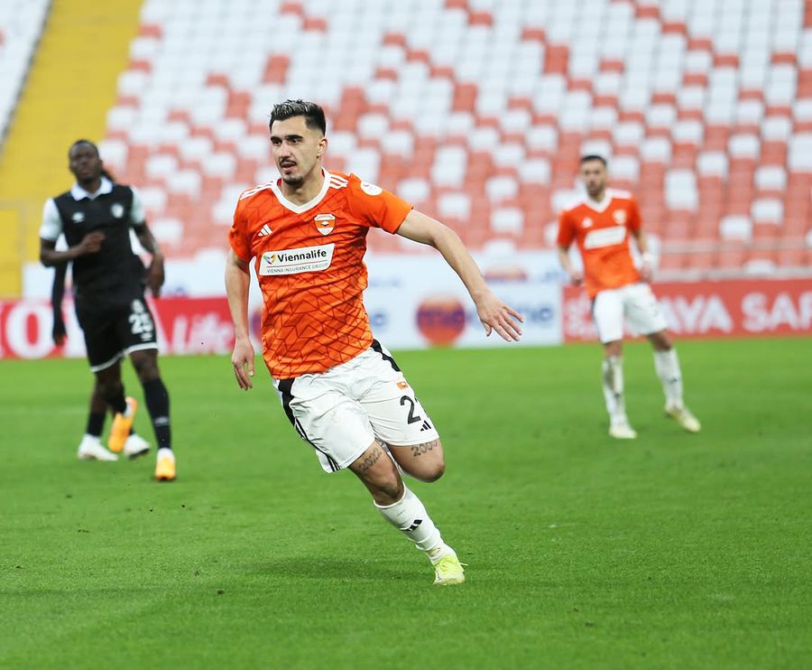 Andrei Ivan și Adanaspor, aproape retrogradați, foto: Instagram @a.9.i_ Andrei Ivan, 99.99% RETROGRADAT în liga a treia din Turcia