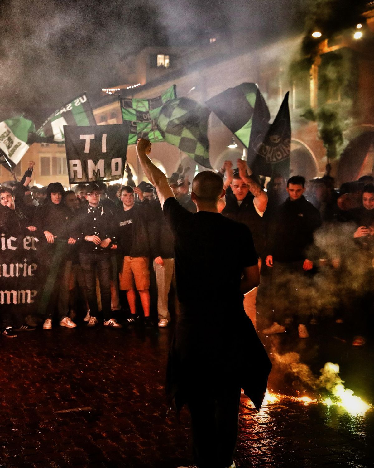 Fanii lui Sassuolo au sărbătorit în stradă promovarea în Serie A » Imagini superbe din centrul orașului