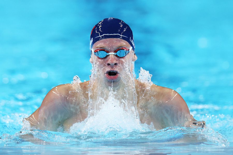 Leon Marchand în acțiune la procedeul bras FOTO Gulliver/GettyImages Înotătorul Leon Marchand, cvadruplu campion olimpic, a dezvăluit prin ce a trecut după Paris: „O subluxație de umăr, o fractură de coaste și o flacără stinsă”