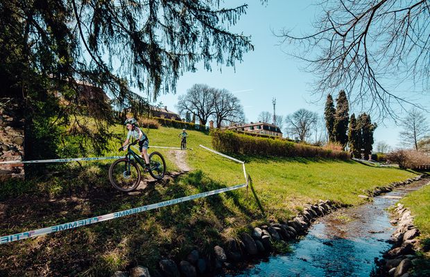 Start spectaculos de sezon în mountain bike-ul românesc: imagini memorabile de la Triada MTB Avrig 2025