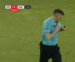 Fază controversată în CFR Cluj - Rapid » Arbitrul l-a eliminat pentru simulare în minutul 70, dar a schimbat decizia după VAR! Verdictul specialistului