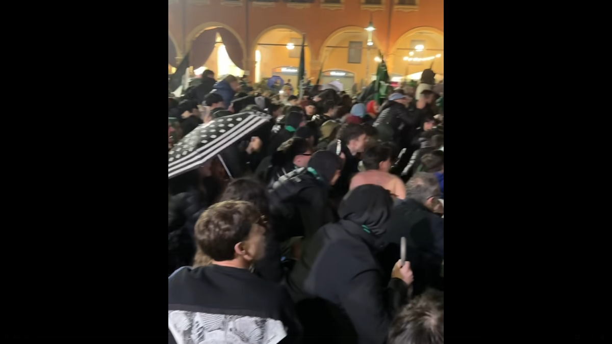 Fanii lui Sassuolo au sărbătorit în stradă promovarea în Serie A » Imagini superbe din centrul orașului