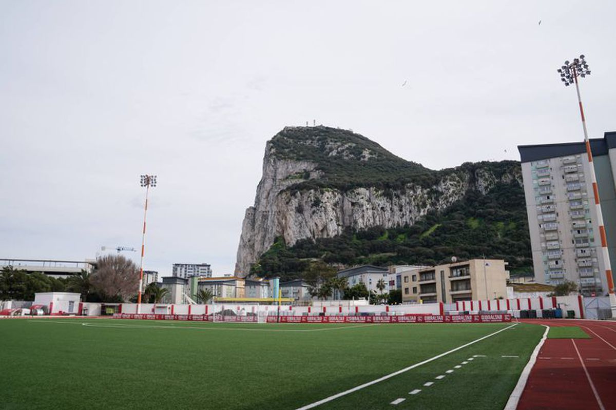 Stadioanele unice ale lumii: lângă aisberguri și vulcani sau printre trenuri  » Arena bizară dedicată regelui țării