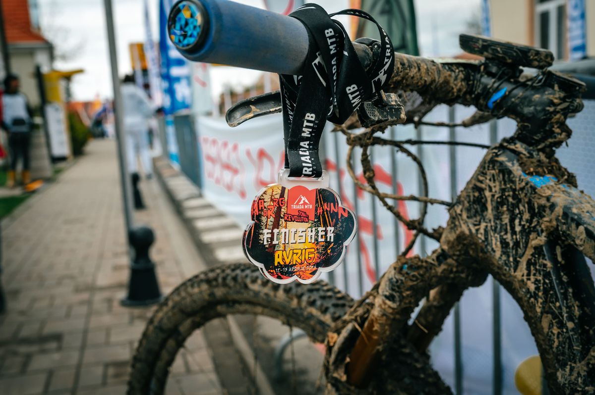 Start spectaculos de sezon în mountain bike-ul românesc: imagini memorabile de la Triada MTB Avrig 2025