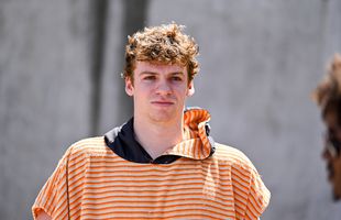 Înotătorul Leon Marchand, cvadruplu campion olimpic, a dezvăluit prin ce a trecut după Paris: „O subluxație de umăr, o fractură de coaste și o flacără stinsă”