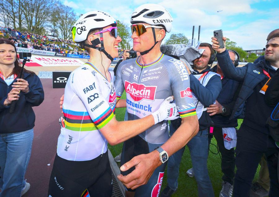 Tadej Pogacar și Mathieu Van der Poel, foto: Imago Alex Ciocan despre Tadej Pogacar: „Are un lucru care-l separă de ceilalți” + Povești amuzante din carieră: „Odată, am văzut o pată neagră care se apropia de mine prin pădure”