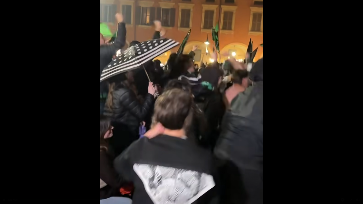 Fanii lui Sassuolo au sărbătorit în stradă promovarea în Serie A » Imagini superbe din centrul orașului