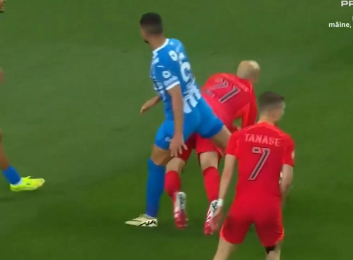 Faultul lui Vladimir Screciu asupra lui Vlad Chiricheș, în Craiova - FCSB 0-0