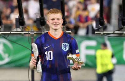 Barcelona a pus ochii pe un fotbalist de 20 de ani, care a uimit în acest sezon din Eredivisie