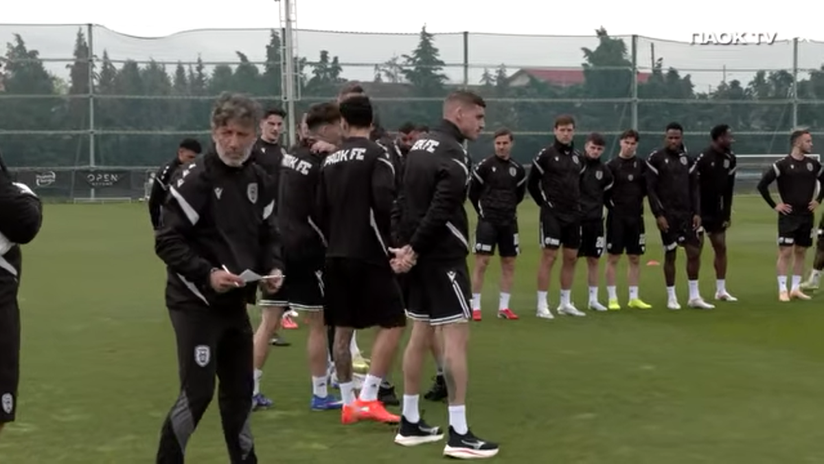 Cum a fost primit Răzvan Lucescu de jucătorii lui PAOK Salonic