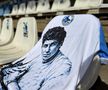 Omagiul adus de Corvinul Hunedoara lui Mircea Lucescu // foto: Facebook