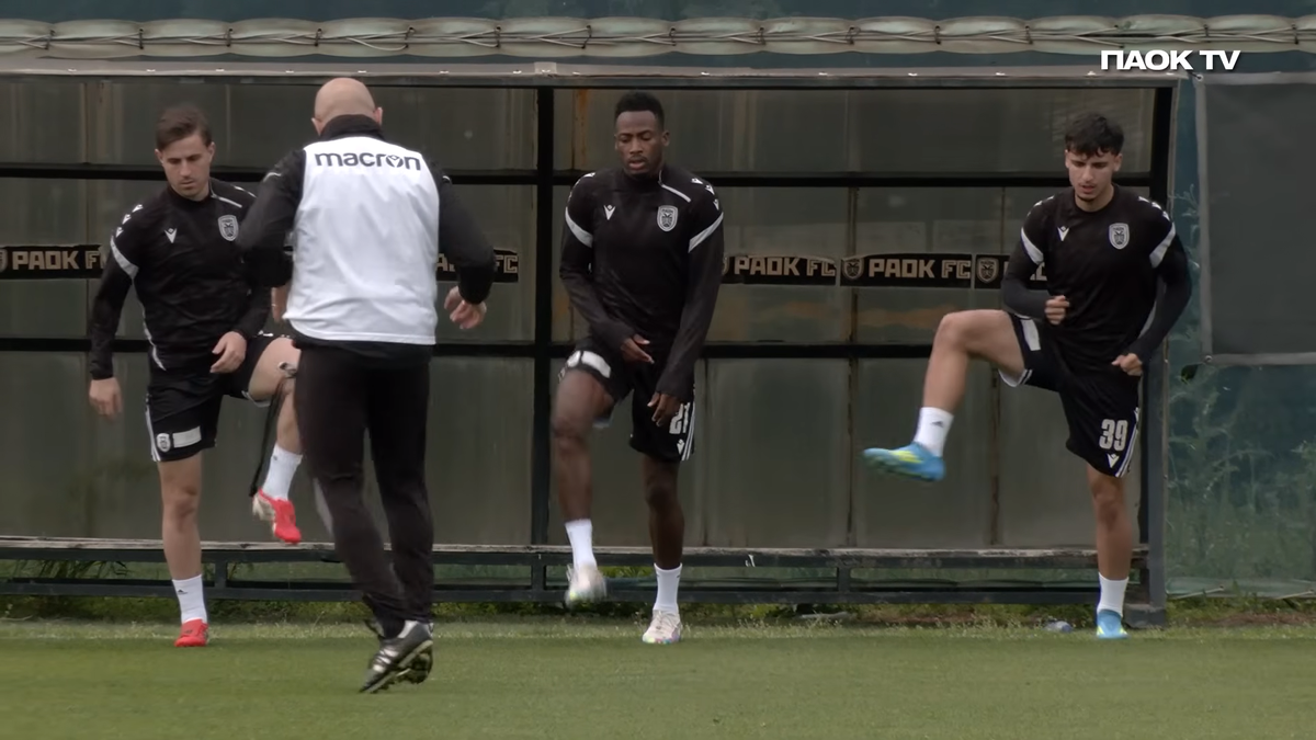 Emoție pură » Imagini de la antrenamentul lui Răzvan Lucescu: cum l-au primit fotbaliștii lui PAOK