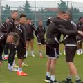 Așa a fost primit Răzvan Lucescu de jucătorii lui PAOK Salonic