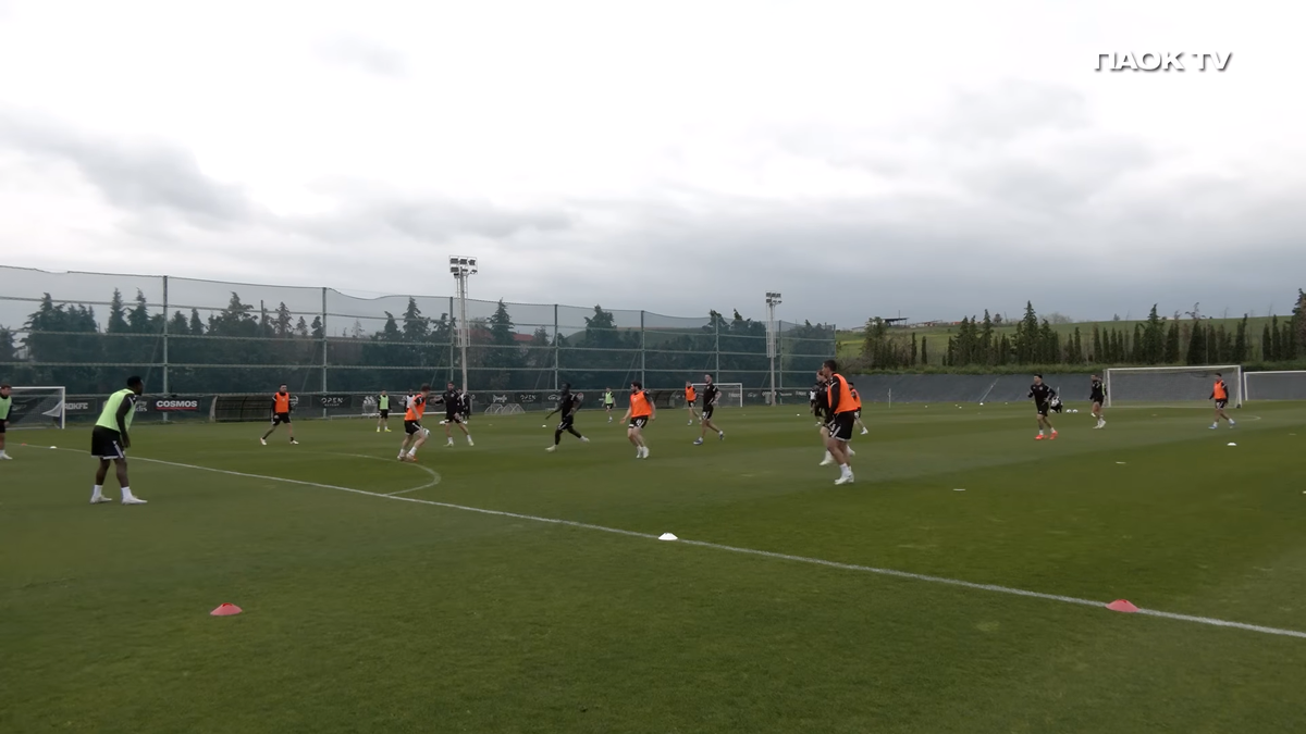 Cum a fost primit Răzvan Lucescu de jucătorii lui PAOK Salonic