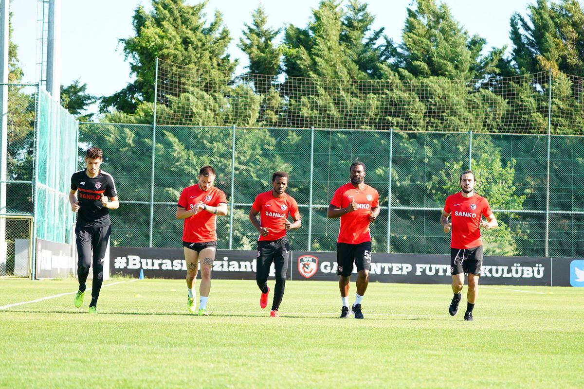 Marius Șumudică a vorbit cu Fatih Terim, după ce turcul s-a vindecat de COVID-19: „L-am sunat”