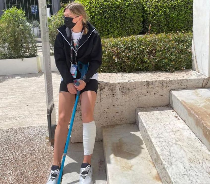 Simona Halep (29 de ani, 3 WTA) a dezvăluit că are o ruptură musculară la gamba stângă și că va reveni în România pentru refacere.