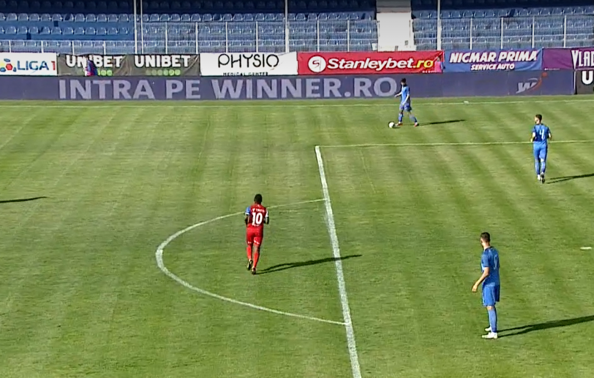 Autogol de la 20 de metri în Clinceni - Botoșani! Fază de cascadorii râsului