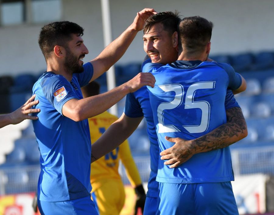 Markovic, în centru FOTO: facebook.com/academicaclinceni2015 CS U Craiova primește întăriri pentru titlu: „Mă întorc la vară și ieșim campioni!”