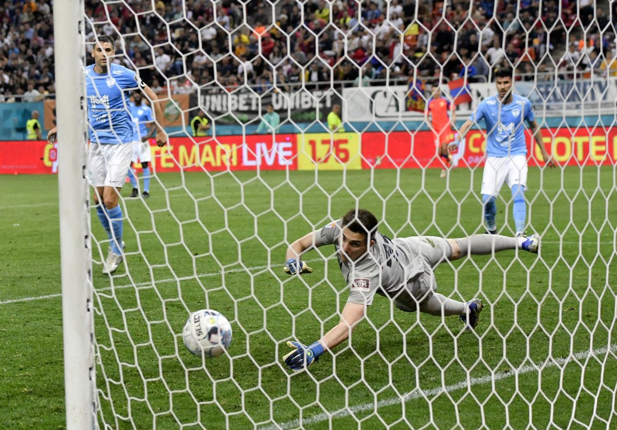 Ciobotariu a pierdut doi titulari pentru finala Cupei, dar nu regretă că i-a băgat cu FCSB: „Risc asumat. Reproșuri? Noi așa am jucat mereu”