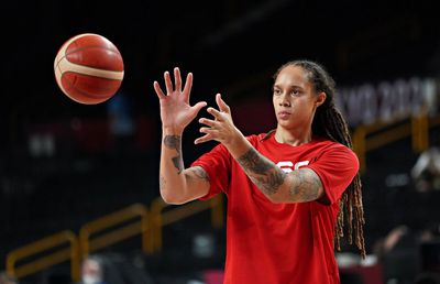 Noi detalii în cazul lui Brittney Griner, baschetbalista arestată în Rusia » SUA, gata să îl dea la schimb pe „Negustorul morții” pentru a o recupera pe sportivă