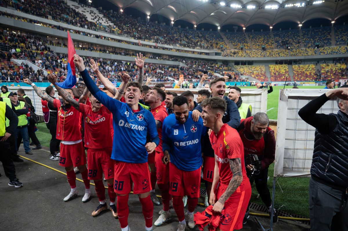 Imagini incredibile pe Arena Națională » Momentul serii la FCSB - CFR: 42.000 de oameni la unison!