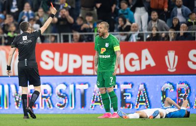 Își pierde capul, dar are un superaliat! Cealaltă față a lui Denis Alibec