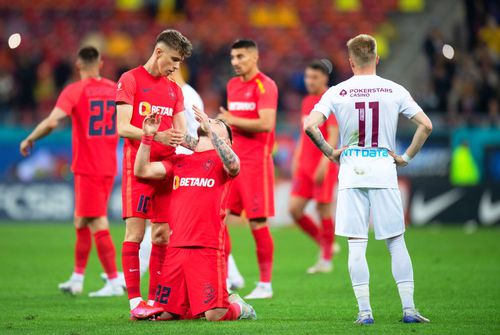 FCSB a câștigat derby-ul cu CFR Cluj, scor 1-0, și va duce o bătălie fantastică pentru titlu în ultimele două etape. Deian Sorescu speră să sărbătorească două titluri în acest sezon, în Polonia și România.