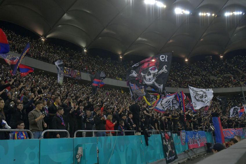 Pe finalul meciului FCSB - CFR Cluj 1-0, suporterii de pe Arena Națională au oferit un spectacol ad-hoc de lumini.