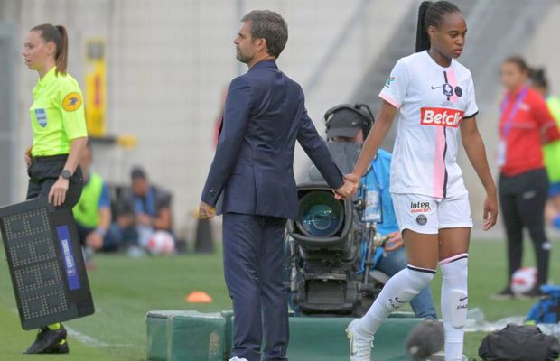 „Mi-a spus: intră pe teren, altfel lansez povești despre sex și droguri” » Fostul antrenor al lui PSG, mărturie-șoc despre șantaj: „Clanuri mafiote și înscenări!”