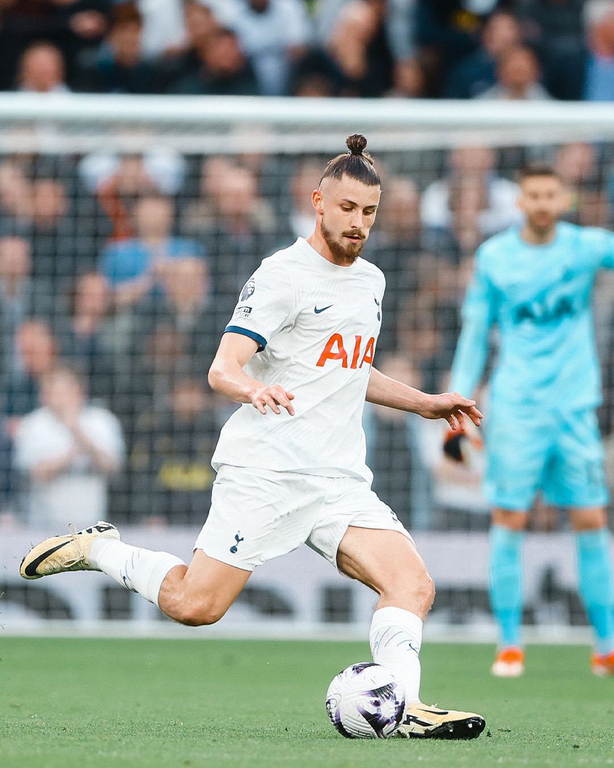 Radu Drăgușin, titular în Tottenham - Manchester City, etapa #34 din Premier League