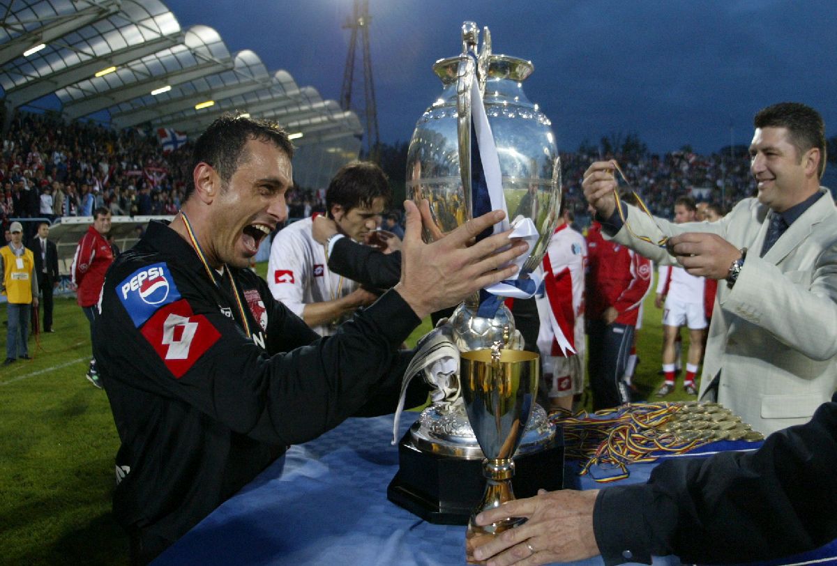 După 20 de ani » Imagini nepublicate de la ultima finală de Cupă jucată de Oțelul » Peste 1.500 de gălățeni au făcut show în Cotroceni