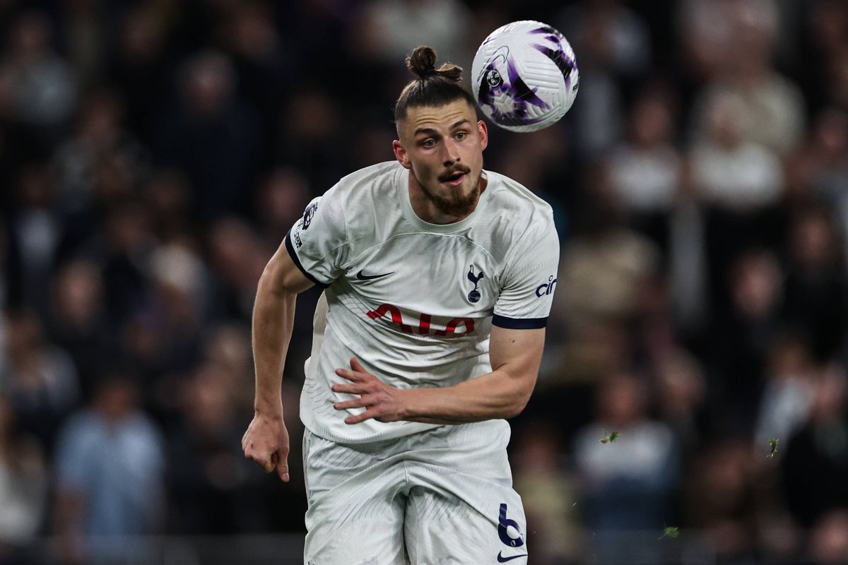 Radu Drăgușin, titular în Tottenham - Manchester City, etapa #34 din Premier League