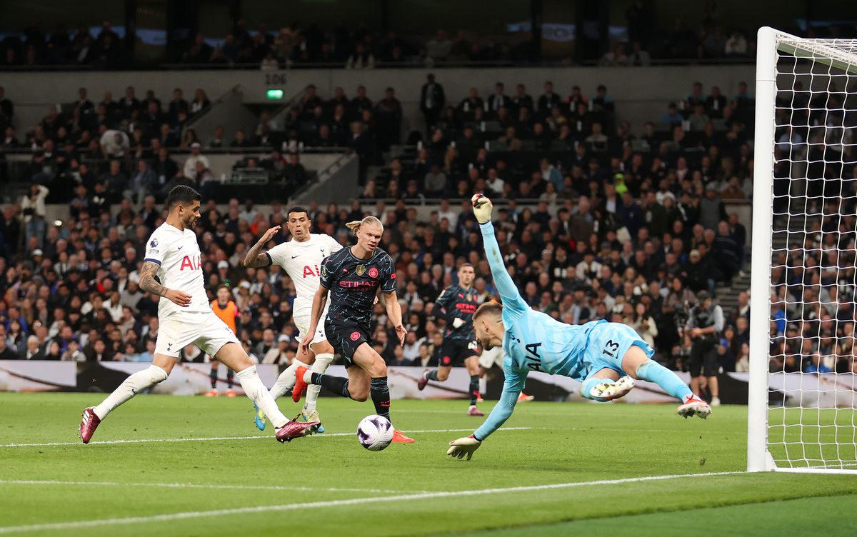 Tottenham - Manchester City 0-2 » Guardiola are o mână pe trofeu! Ortega și Haaland netezesc marșul spre titlu, într-o seară pozitivă pentru Radu Drăgușin