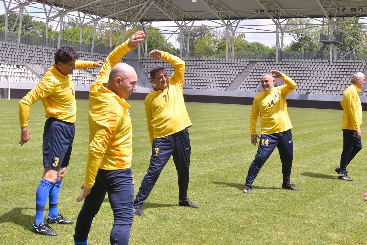 Florin Prunea s-a antrenat azi cu Generația de Aur pe Arcul de Triumf și le dă un sfat dinamoviștilor, înainte de baraj