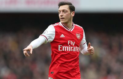 Mesut Ozil, fost star al lui Arsenal, le-a făcut o promisiune rivalilor de la Tottenham dacă o vor încurca pe City: „N-o să mai fac asta”