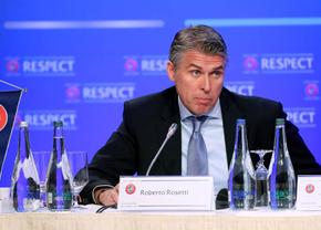 Arbitrii le vor explica doar căpitanilor deciziile cheie la EURO 2024! Anunțul făcut de Roberto Rosetti