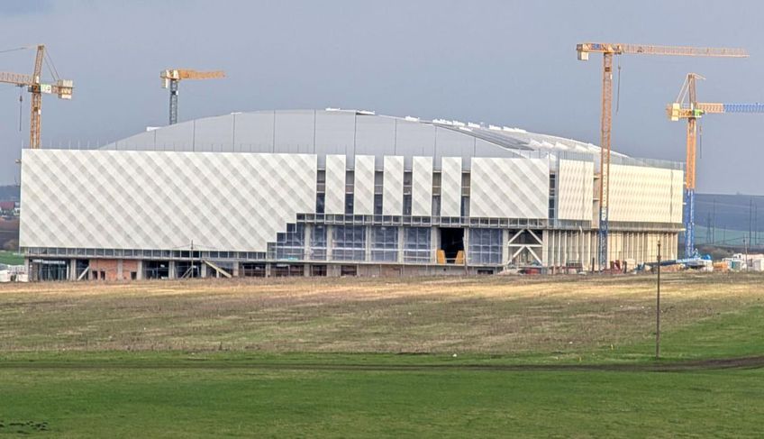 FOTO Bijuteria din nord-estul României prinde contur » Arena de 35.000.000 de euro va fi gata în septembrie