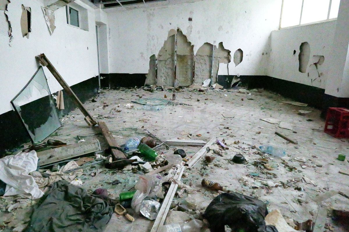 Fotbalul renaște la periferia orașului care dădea echipă în Liga 1 » Vechiul stadion e în paragină, înghițit de natură!