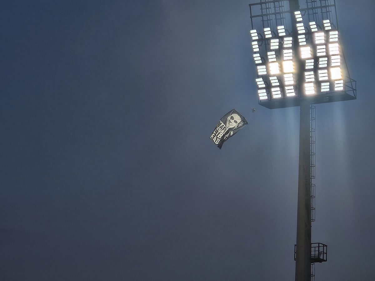 Alexandru Meszar și Gheorghe Falcă, luați la „țintă” de fanii celor de la UTA Arad