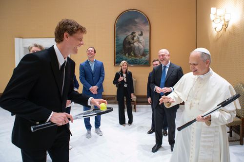 Jannik Sinner, întâlnire cu Papa Leon al XIV-lea » Suveranul Pontif glumea în urmă cu câteva zile: „Nu mi-l aduceți, vă rog”