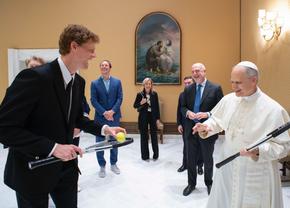 Jannik Sinner, întâlnire cu Papa Leon al XIV-lea » Suveranul Pontif glumea în urmă cu câteva zile: „Nu mi-l aduceți, vă rog”