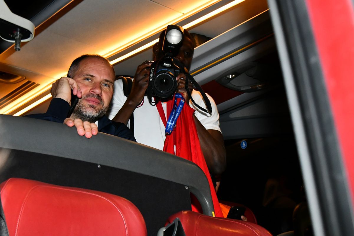 Imagini tari surprinse de GSP în autocarul CFR-ului: „S-audă Europa, CFR-ul a luat Cupa!” » Camora și jucătorii cântă și dansează, Louis Munteanu cu look a la Lamine Yamal