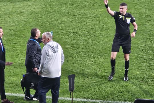 Dan Petrescu a văzut cartonașul galben și la finala Cupei