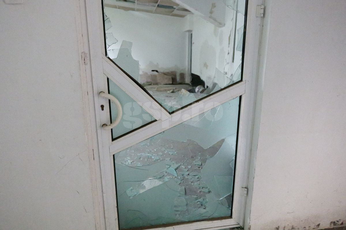 Fotbalul renaște la periferia orașului care dădea echipă în Liga 1 » Vechiul stadion e în paragină, înghițit de natură!