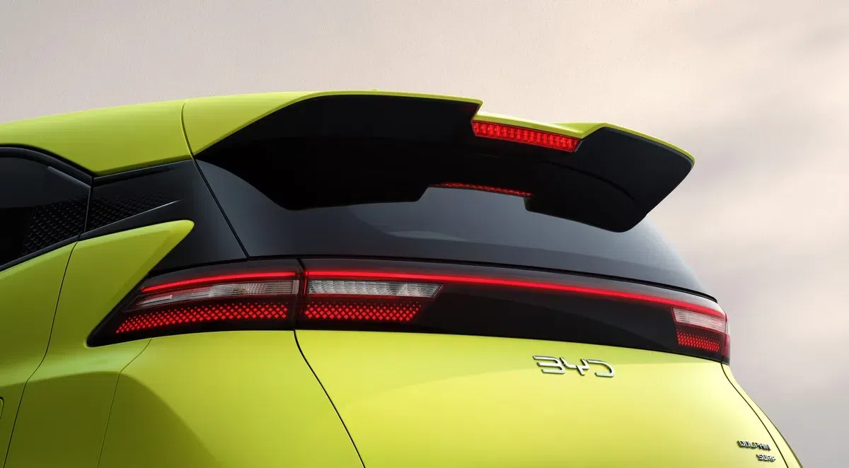 Land Rover și Jaguar, îndepărtate de pe „Barbu Văcărescu” » Noua mașină pe care pariază Ion Țiriac