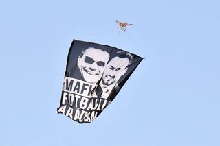 Protest cu drona la CFR Cluj - Hermannstadt: ce scria pe pânza fluturată pe deasupra stadionului