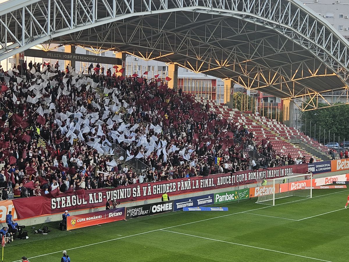 Protest cu drona la CFR Cluj - Hermannstadt: ce scria pe pânza fluturată pe deasupra stadionului